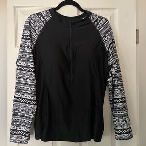 NWT Black and White Patterned Long Sleeve two piece bathing suit shorts